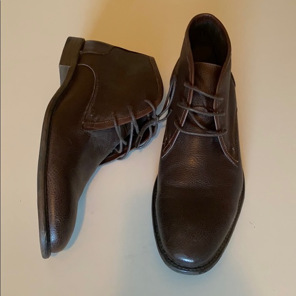 robert wayne chukka boots